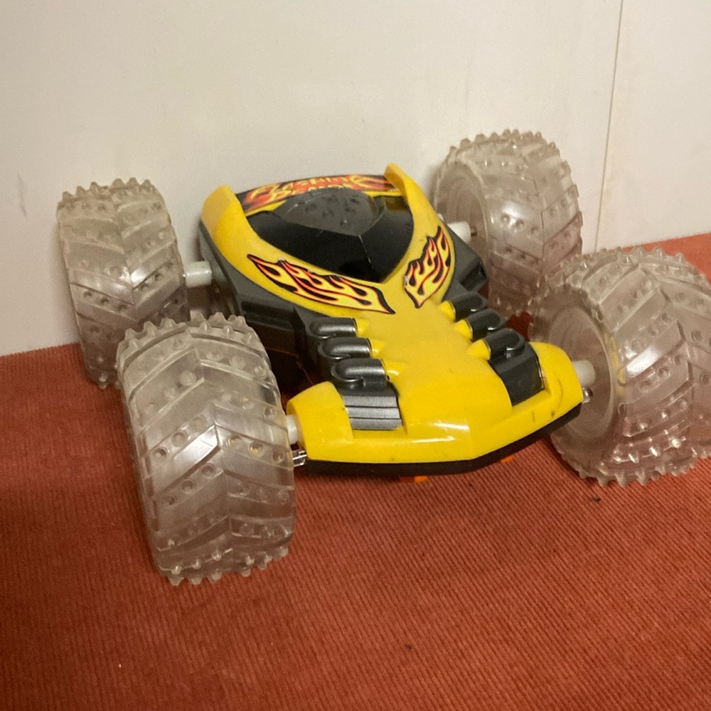 Scientific Toys Canada Flashing Demon Stunt Car - untested, for parts